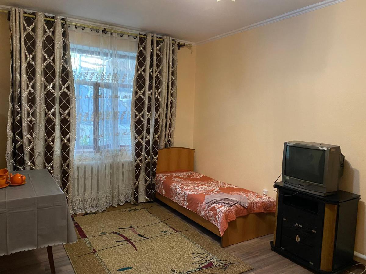Guest House Vip ออช ภายนอก รูปภาพ