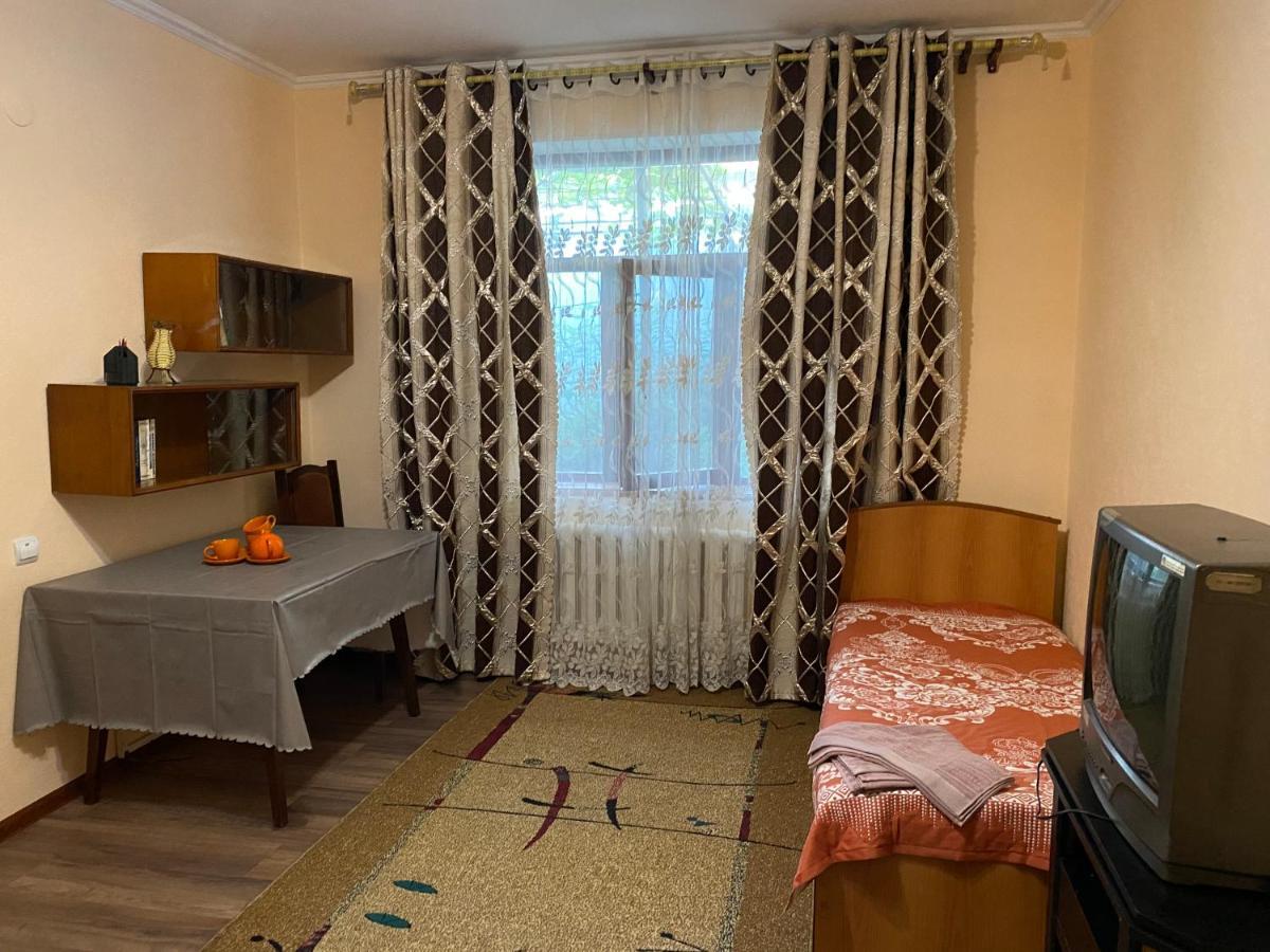 Guest House Vip ออช ภายนอก รูปภาพ