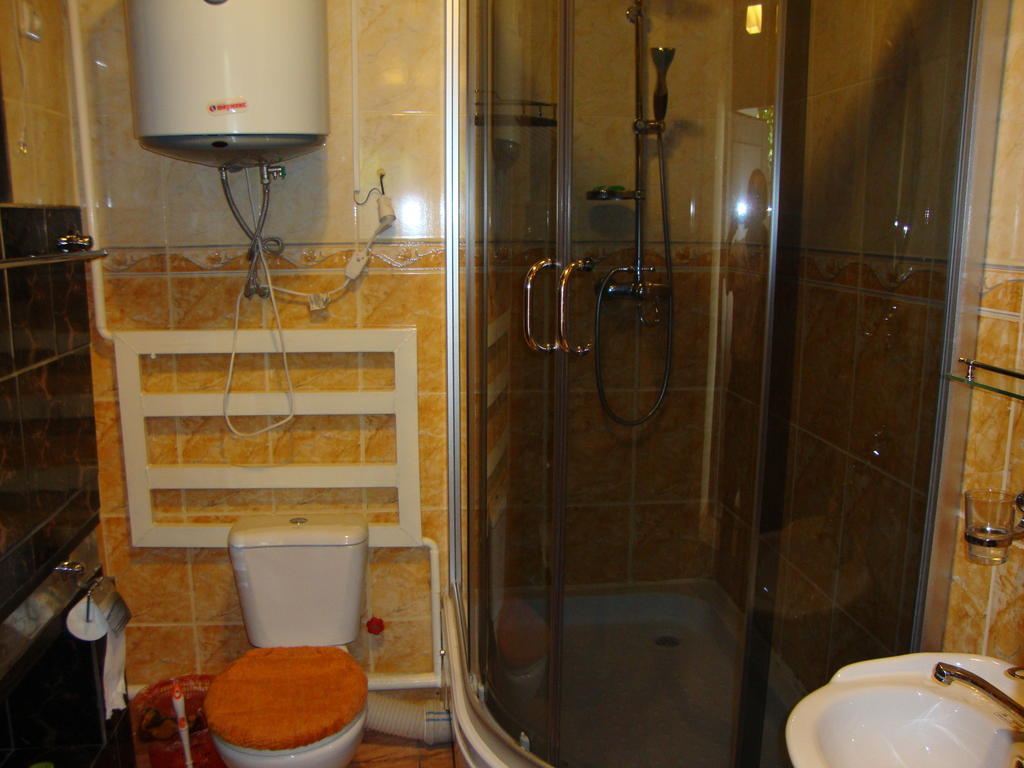Guest House Vip ออช ภายนอก รูปภาพ